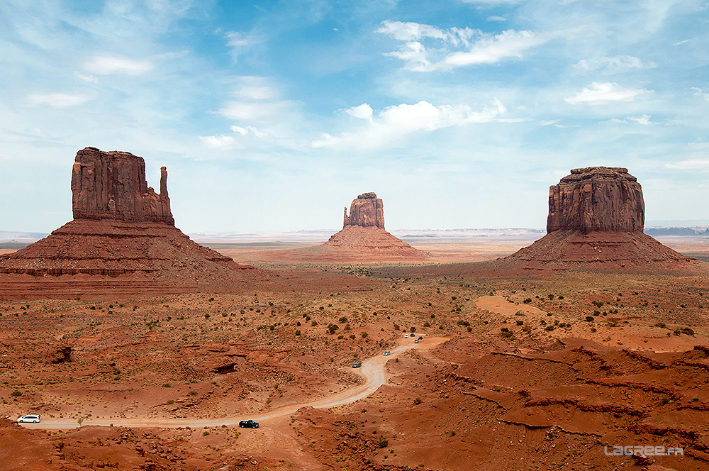 Monument Valley, Mittens & Merrick Buttes